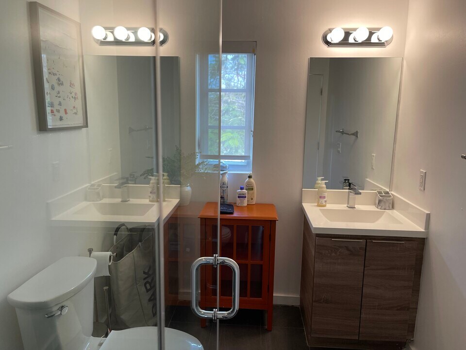 1450 Meridian Ave, Unit 203 in Miami Beach, FL - Building Photo