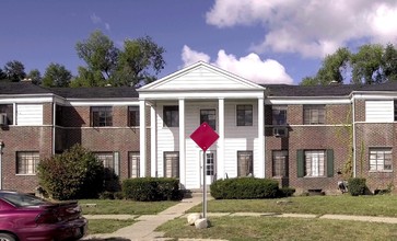 Orchard Lane Manor Apartments in Flint, MI - Foto de edificio - Building Photo