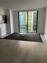 55 SW 9th St, Unit 2507 in Miami, FL - Building Photo - Building Photo