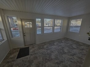 1134 Bertch Ave in Waterloo, IA - Building Photo - Building Photo