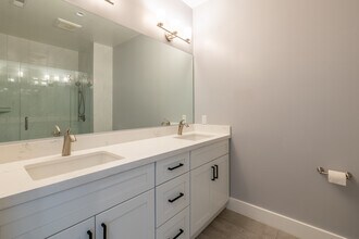 520 El Camino Real in San Carlos, CA - Building Photo - Interior Photo