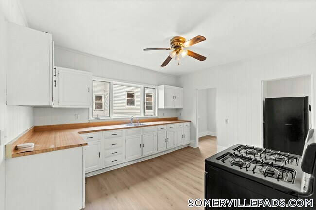 154 Glen St-Unit -3 in Somerville, MA - Building Photo - Building Photo