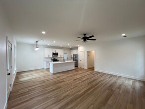 30651 Baker Dr in Denham Springs, LA - Building Photo - Building Photo