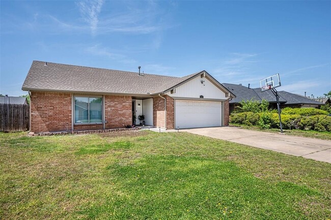 8421 Woodhue Dr