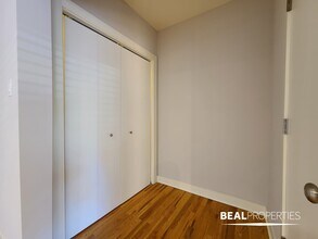 2420 N Kedzie Blvd in Chicago, IL - Building Photo - Building Photo