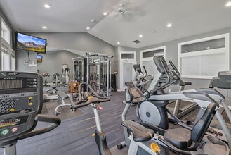 Pinnacle on Lake Washington in Renton, WA - Building Photo - Building Photo