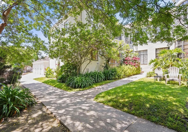 4707 Finley Ave, Unit 2 in Los Angeles, CA - Building Photo - Building Photo