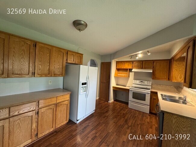 32569 Haida Dr in Abbotsford, BC - Building Photo - Building Photo