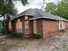 526 Greenwich Ln in Coppell, TX - Building Photo