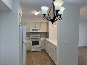 5617 Ashton Lake Dr in Sarasota, FL - Building Photo - Building Photo