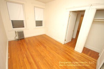 231 Park Dr, Unit 2 in Boston, MA - Building Photo - Building Photo