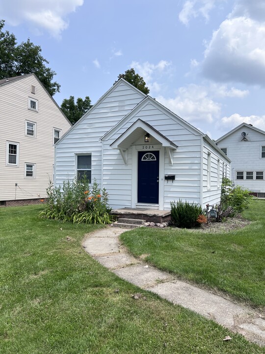 2024 Farnham Rd in Toledo, OH - Building Photo