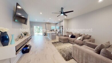 12079 Calvesta St in Jacksonville, FL - Building Photo - Building Photo