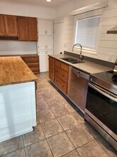 2611 Shelbourne St in Victoria, BC - Building Photo - Building Photo