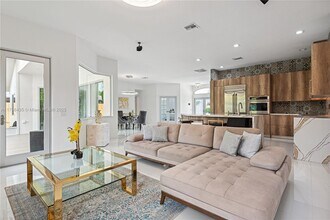 14019 N Miller Dr in West Palm Beach, FL - Building Photo - Building Photo