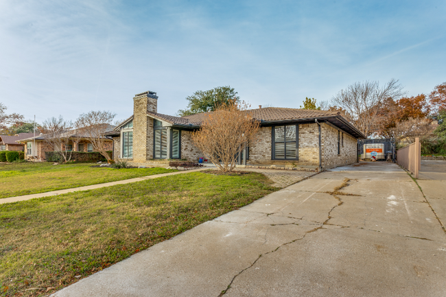 4516 Cinnamon Hill Dr in Fort Worth, TX - Foto de edificio - Building Photo