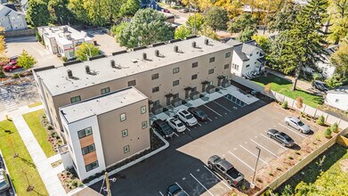901 Fulton Street West in Grand Rapids, MI - Building Photo - Building Photo