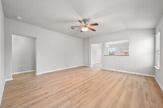411 Langely in Kyle, TX - Building Photo - Building Photo