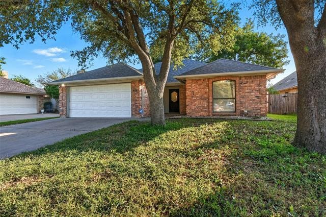 1767 Kings Canyon Cir in Fort Worth, TX - Foto de edificio - Building Photo