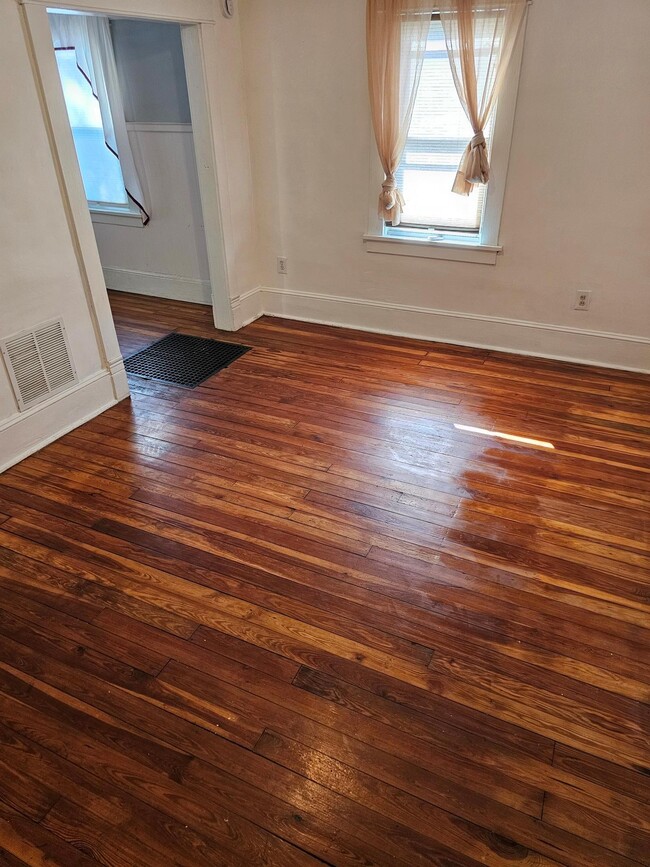 104 Dupont Ave in Newburgh, NY - Building Photo - Building Photo