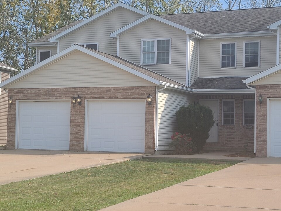 264 Sunset Blvd in Oglesby, IL - Building Photo