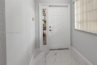 2707 NW 80th Ave in Sunrise, FL - Building Photo - Building Photo