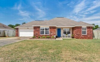 516 Emerald St in Lowell, AR - Building Photo