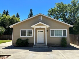 1120 Ivy St in Chico, CA - Building Photo