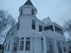 2202 Mulberry St, Unit 2204 Mulberry St in St. Joseph, MO - Building Photo