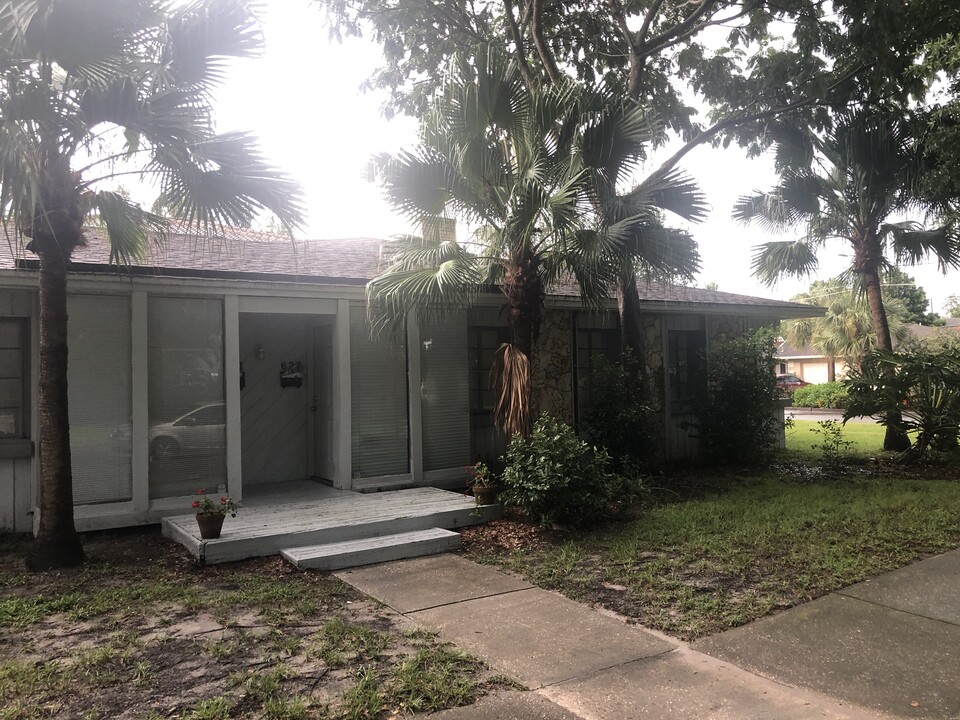 627 Shady Ln Dr in Orlando, FL - Building Photo