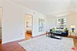 9965 Durant Dr in Beverly Hills, CA - Building Photo - Building Photo
