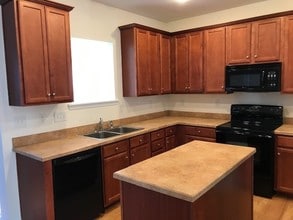 10339 Samuels Way Dr in Huntersville, NC - Foto de edificio - Building Photo