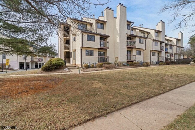 3001 Revere Ct in Hillsborough, NJ - Building Photo - Building Photo