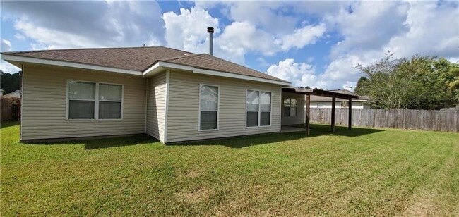 2112 Summertree Dr in Slidell, LA - Building Photo - Building Photo