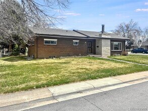 5960 S Logan Ct in Centennial, CO - Building Photo - Building Photo