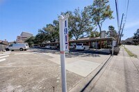 1917 Augusta Dr photo'