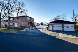 139 Phyllis Dr in Naugatuck, CT - Foto de edificio - Building Photo