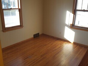 310 12th Ave SW in Austin, MN - Building Photo - Building Photo