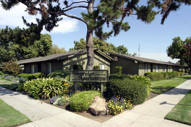 Westridge Apartments in Fresno, CA - Building Photo - Building Photo