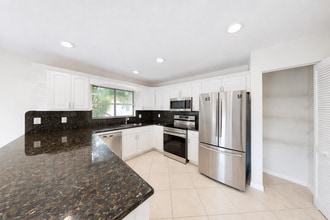 609 White Water Dr in West Palm Beach, FL - Building Photo - Building Photo