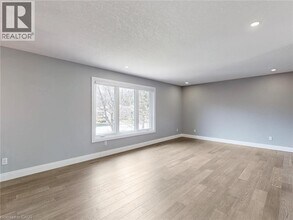 35 Innisbrook Dr in Wasaga Beach, ON - Building Photo - Building Photo