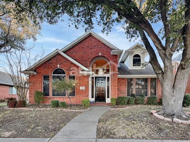 property at 2306 Valley Creek Dr