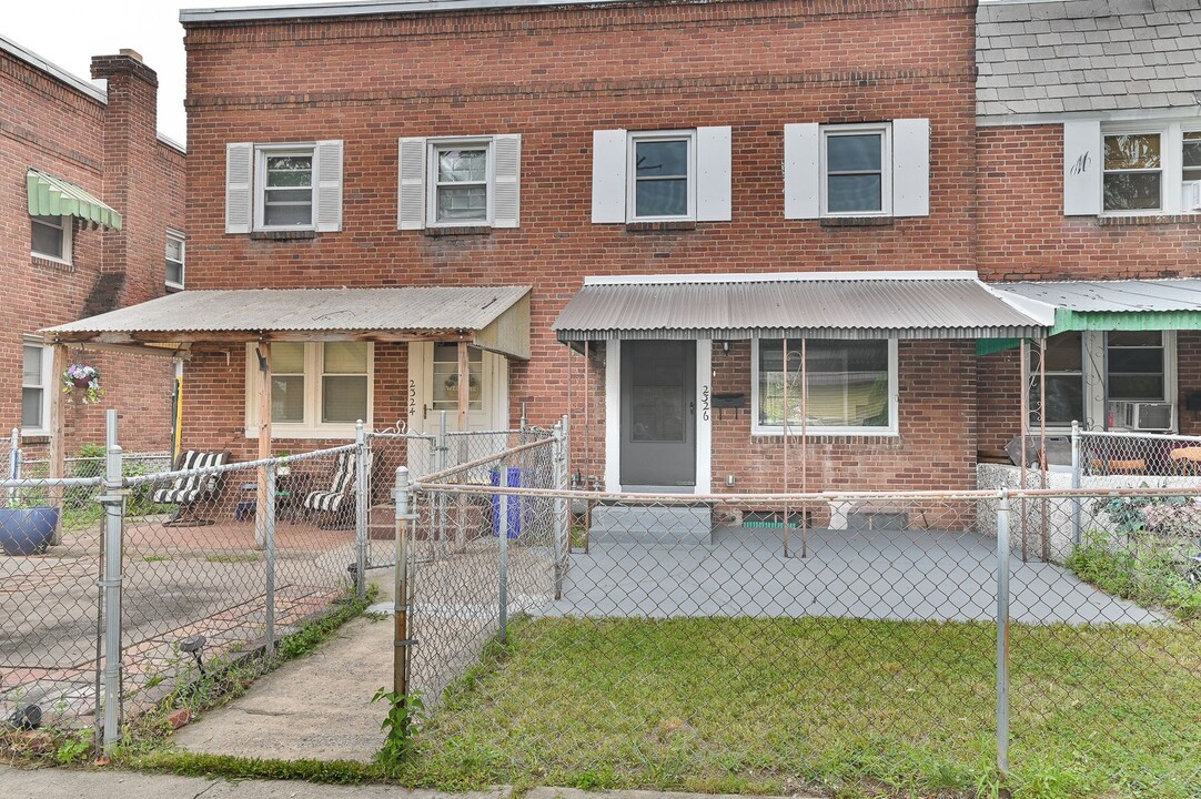 2326 Berryhill St in Harrisburg, PA - Building Photo