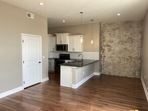 428 Lackawanna Ave, Unit 304 in Scranton, PA - Building Photo - Building Photo