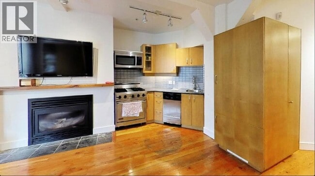 property at 1216 Homer St