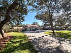 740 Bayou Dr in Destin, FL - Foto de edificio - Building Photo