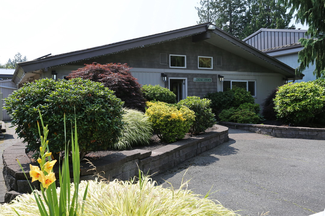 The Courtyard Apartment Homes in Mukilteo, WA - Foto de edificio