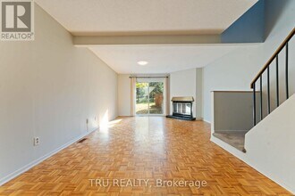6406 Bilberry Dr in Ottawa, ON - Building Photo - Building Photo