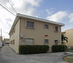 1418 SW 7th St in Miami, FL - Building Photo - Building Photo