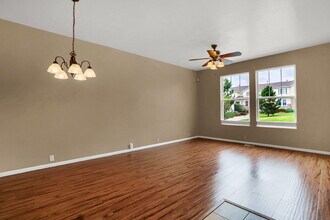 Bright & Spacious 3-Bed Townhome Just 15 M in Colorado Springs, CO - Building Photo - Building Photo